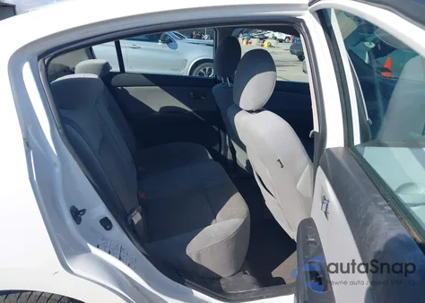 2011 Nissan Sentra 2.0S z USA, uszkodzony, nr VIN 3N1AB6AP2BL727209